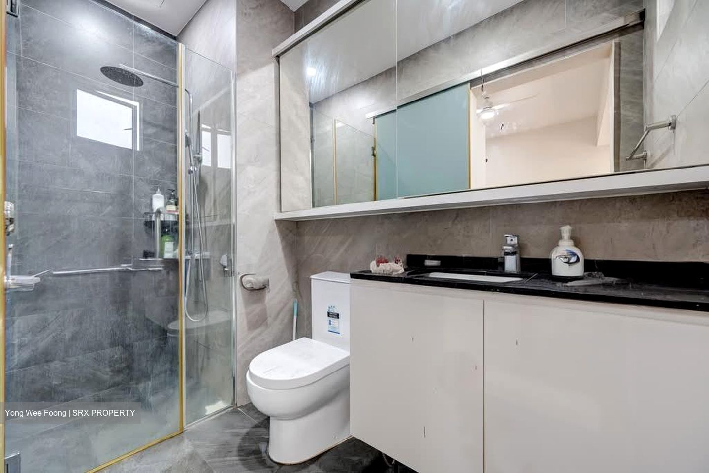 Flora Road (D17), Terrace #553421291